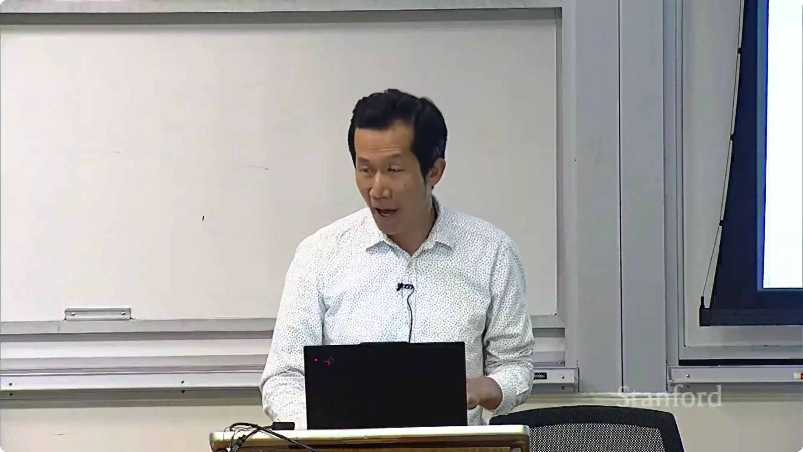 单卡内部结构与多卡互联的整体图景